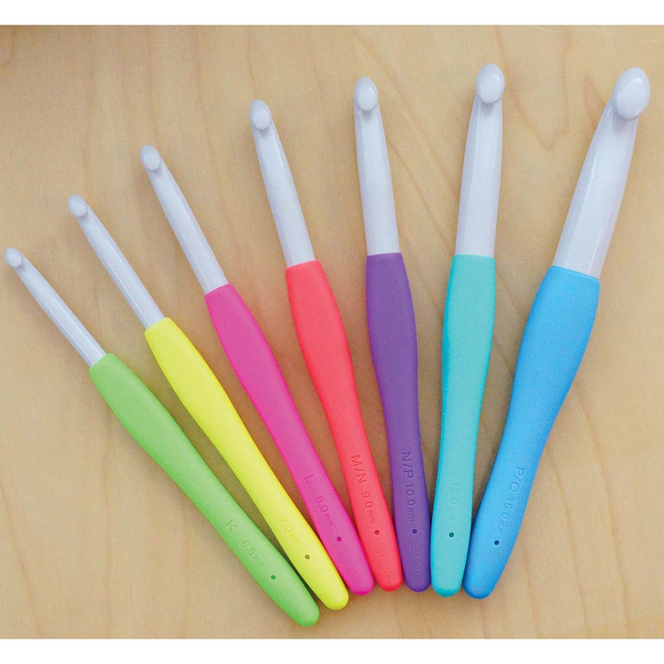 Clover Set of 7 Amour Jumbo Crochet Hooks