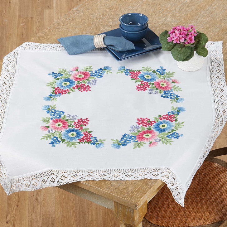 Village Linens Circle of River Daisies Stamped Embroidery