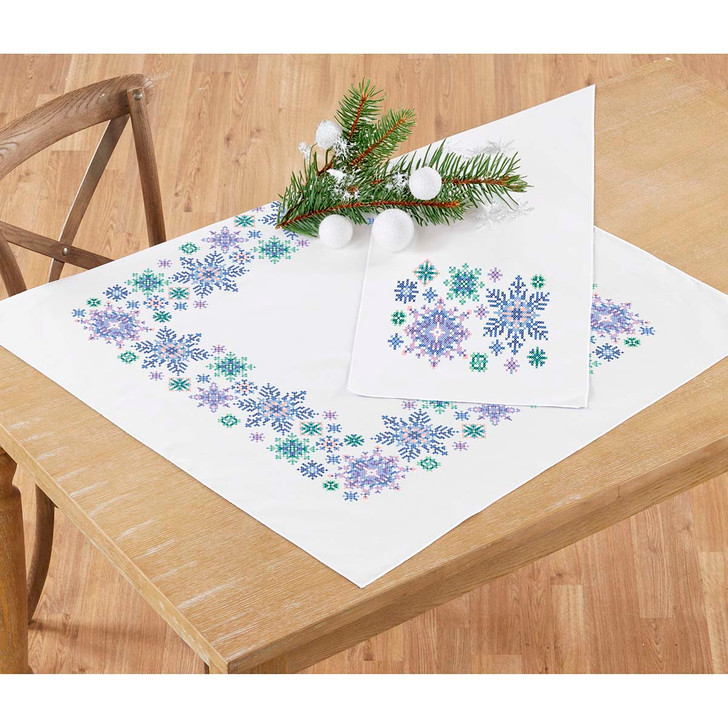 Herrschners Icy Snowflakes Topper & Runner Thread Kit