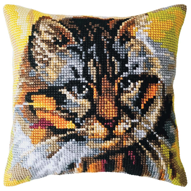 RTO Who runs the house? Pillow Cover Needlepoint Kit
