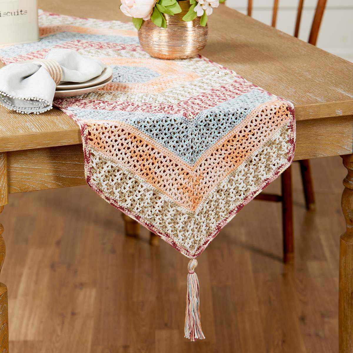 crochet dresser scarf pattern Table Runner Crochet Pattern - Pretty & Lacy