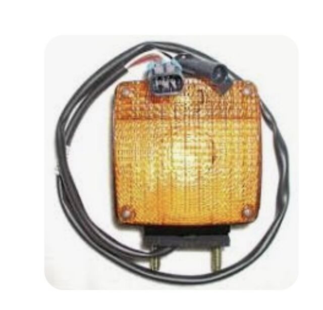 6808200020 Freightliner Amber Turn Signal Fender Lamp
