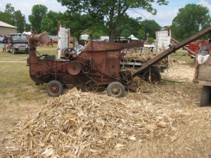 ih-2-roll-husker-shredder.jpg