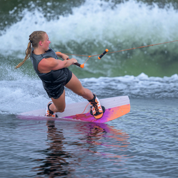 Connelly Wild Child 137 cm Women's Wakeboard Package with Karma Boots