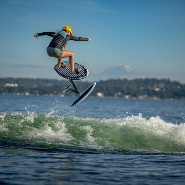 Hyperlite Majik Carpet 4'4" Wakesurfer with Straps & Raptor 1100 Hydrofoil