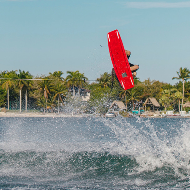 Ronix District 134 cm Wakeboard Package with District Bindings