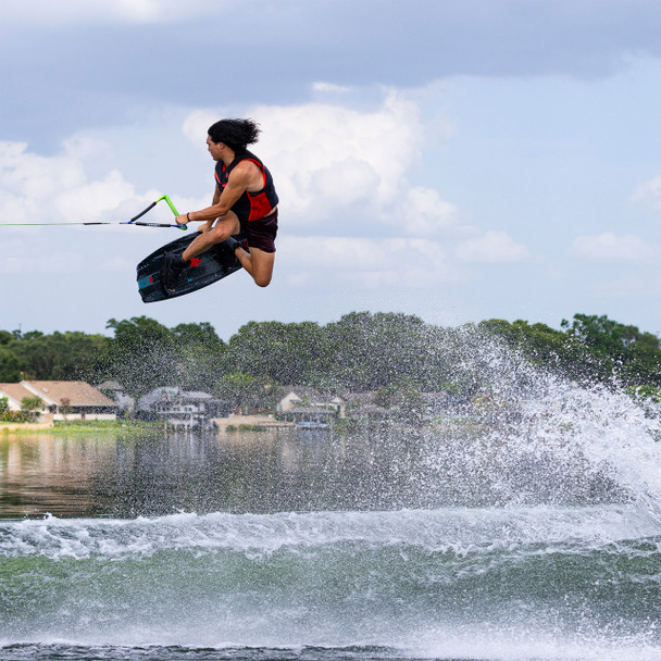 O'Brien Forum 137 cm Wakeboard Package with Local Bindings