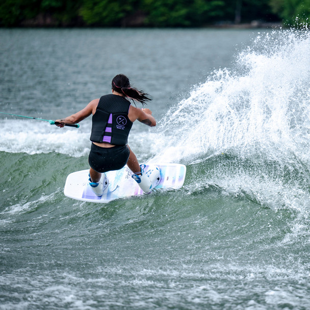 Hyperlite Divine 128 cm Wakeboard Package with Allure Boots 2026