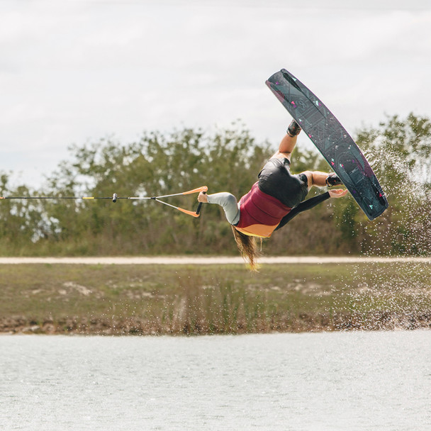 Ronix Krush 130 cm Wakeboard Package with Luxe Bindings