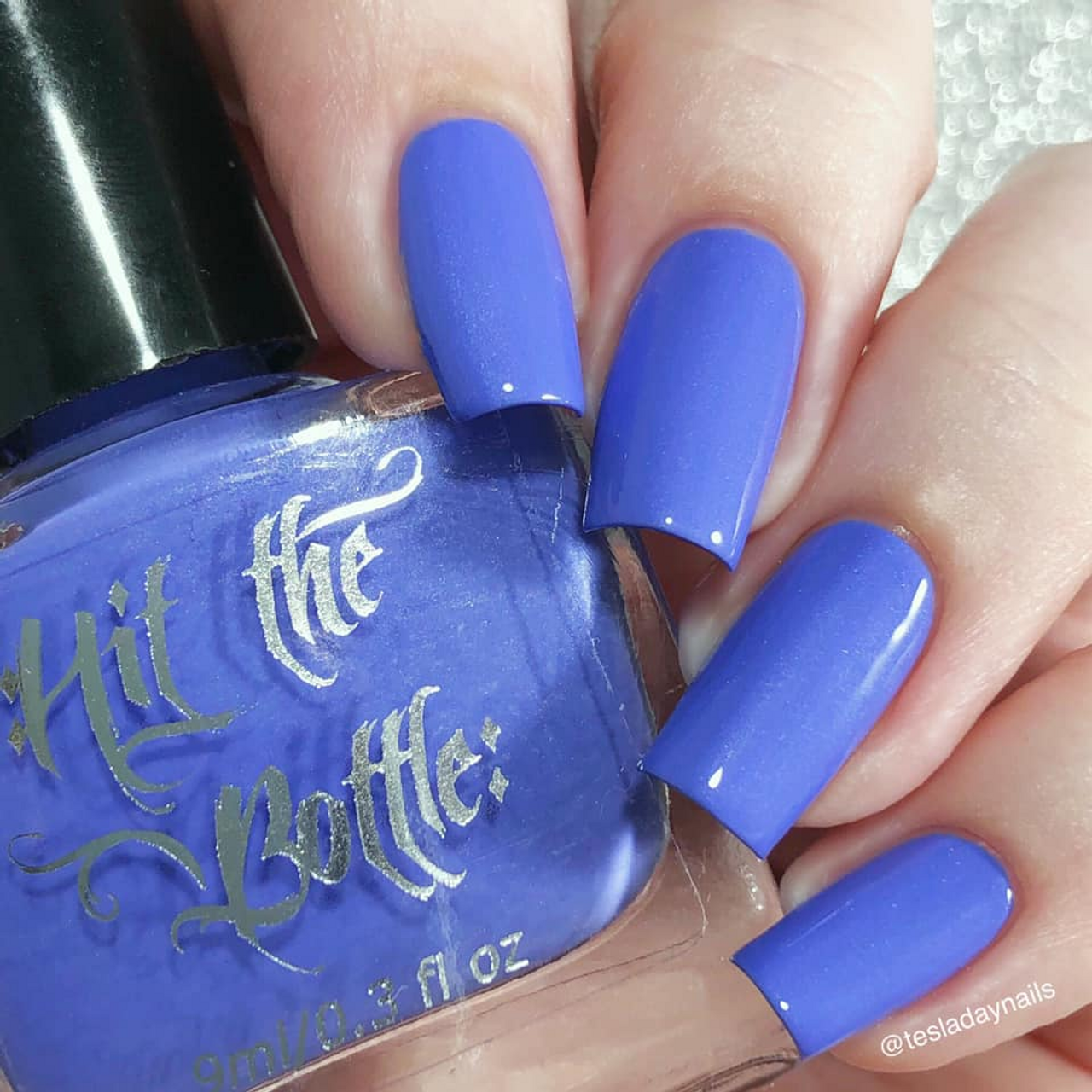 Find a short cut (021) Electric Blue - Young Nails UK
