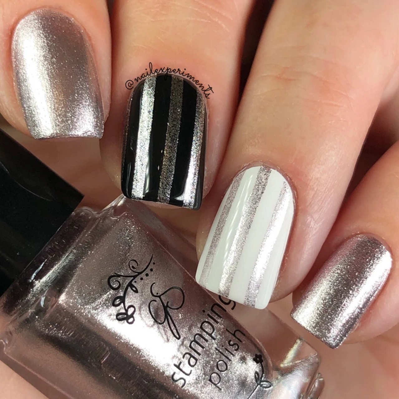 Clear Jelly Stamper - ✨🖤Happy New Year! ✨🖤We adore this stunning NYE mani  by @galanea_marta “The last manicure of this year 🥳 May your wish come  true 🎉🎊 . @chinaglazeofficial “Wildflower Hour”, @