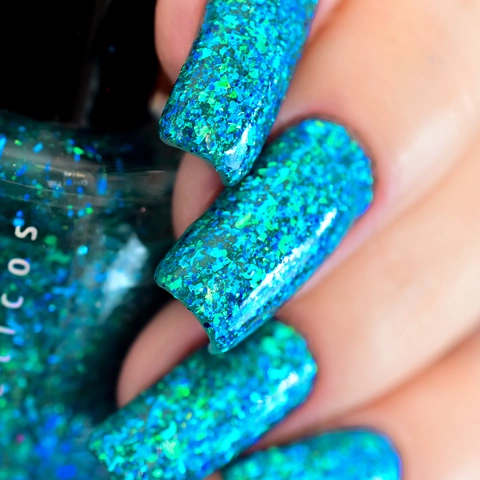 Penelope Luz nail polish Ocean Jewel. Available at