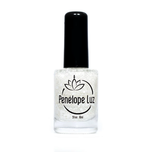 Angelical Penelope Luz nail polish. Available at www.lanternandwren.com.