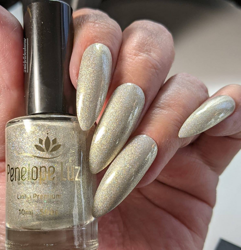 Penelope Luz nail polish Pearl. Available at www.lanternandwren.com.
