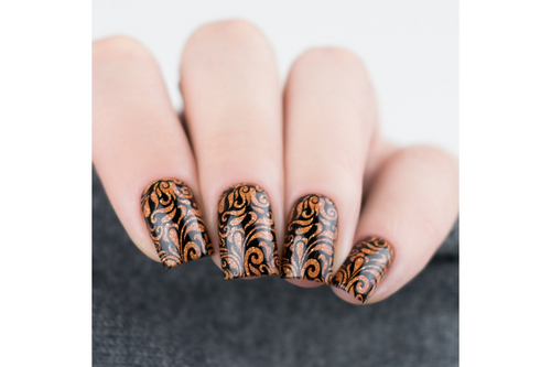 Lesly Negative Space 2 nail stamping plate. Available at www.lanternandwren.com.