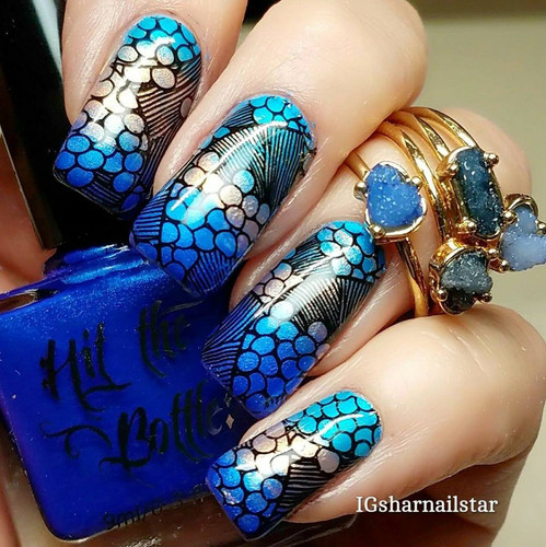 Mani using Hit the Bottle A Bolt from the Blue, Champagne Shifter and and Blue-tiful, by @Sharnailstar.