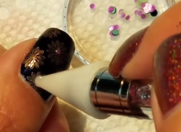 How to: Use the rhinestone/crystal picker
