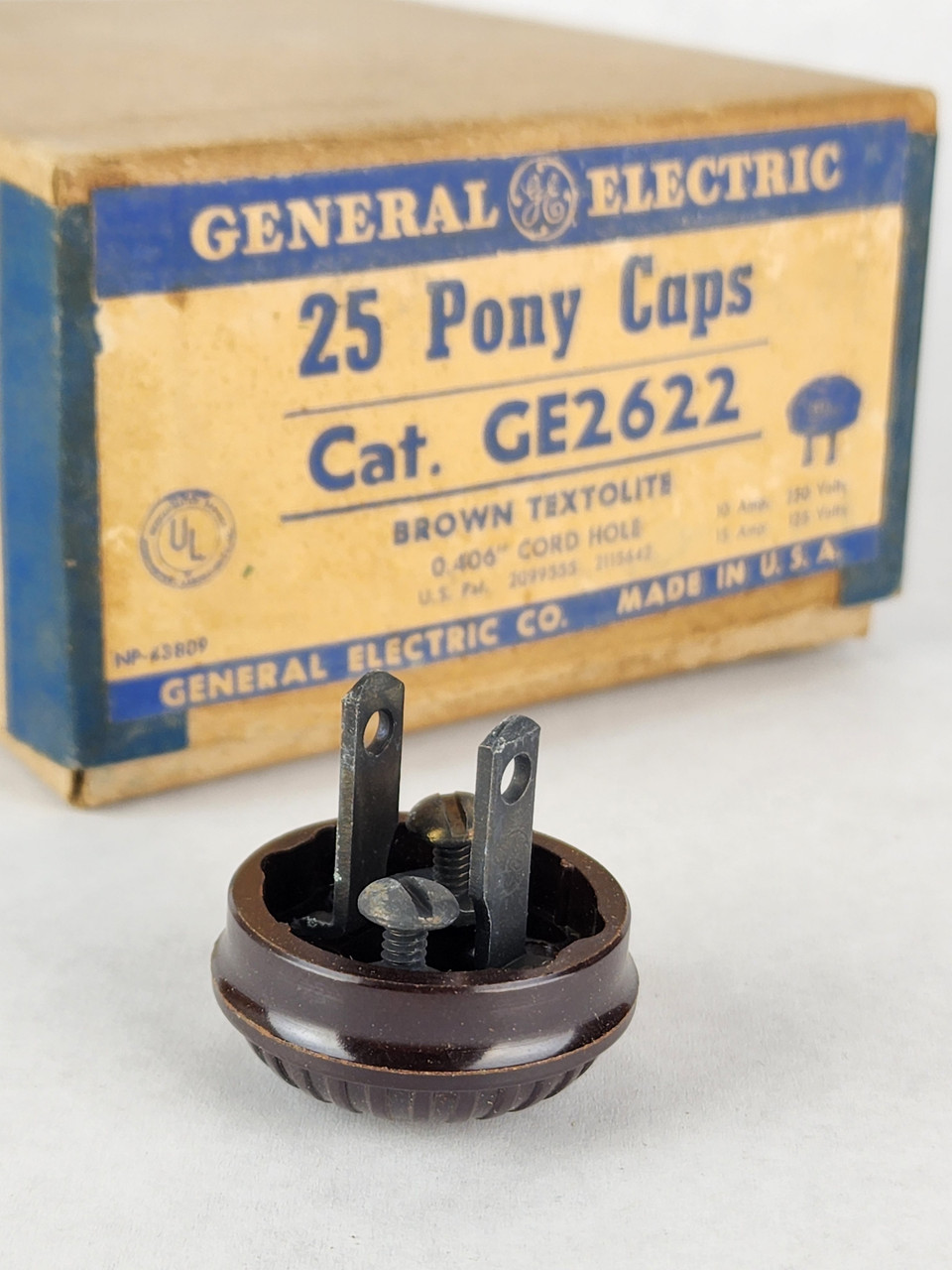 NOS Box 25 GE Textolite Bakelite Style Electrical Plugs with