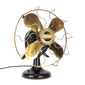 Circa 1911 12" Western Electric Hawthorn "Tank" Desk Fan Circa 1911 12" Western Electric Hawthorn "Tank" Desk Fan