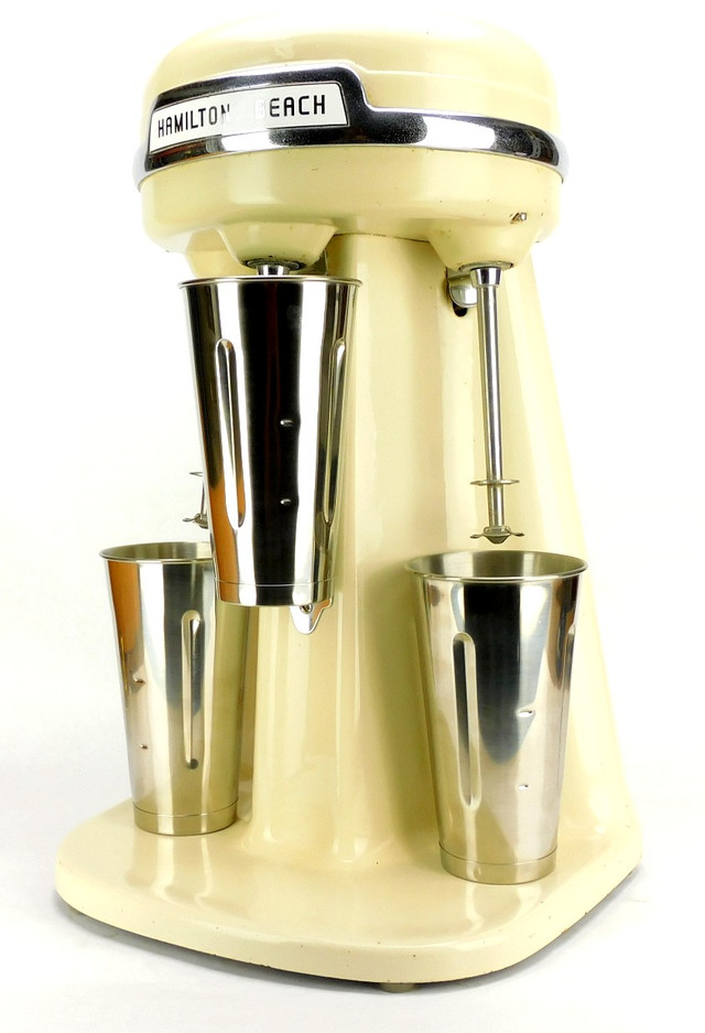 Circa 1950's Hamilton Beach Model 40 DM 3 Head Milkshake Maker Ivory