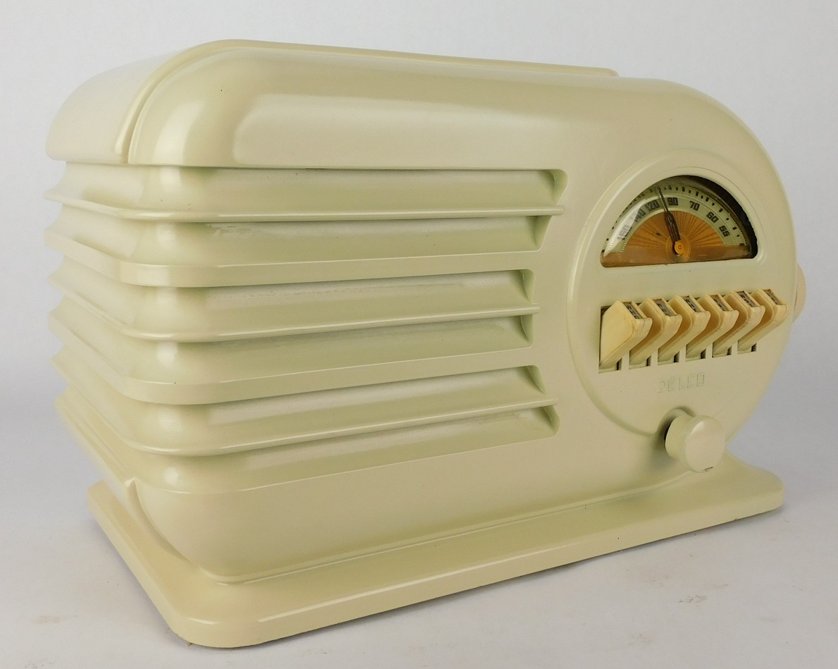 1940s Vintage Bakelite Radio Stock Image - Image of decoration