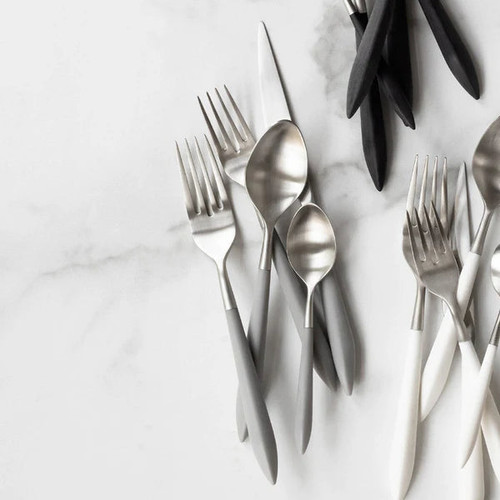 Ares Argento & Light Gray Five-Piece Place Setting VIETRI