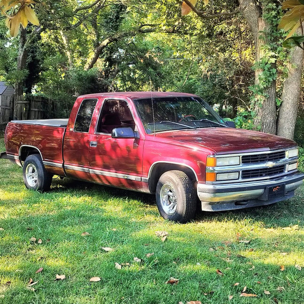 Chevy Silverado 1500 Pickup Truck w/Rockford Fosgate P3 Subwoofers in Ported Box