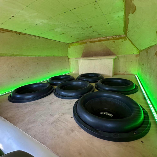 6X Sundown Audio Subwoofer Setup w/Custom 6th Order Bandpass Box