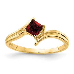 14k 4mm Princess Cut Garnet ring