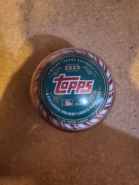 2025 Topps Holiday Baseball Tin 2025 Topps Holiday Baseball Tin