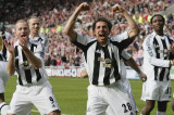 Newcastle United 05/06 Men's Home Retro Shirt