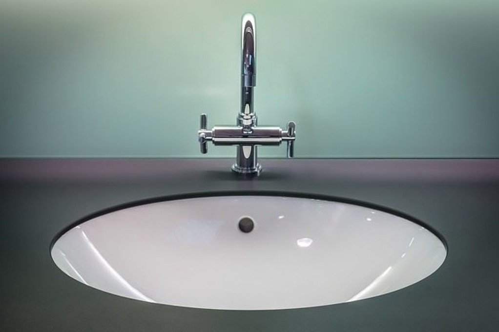 Upgrading Your Bathroom With Fluorescent Light Covers