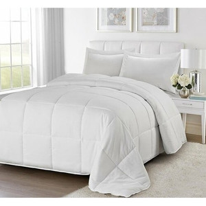 Full/Queen Traditional Microfiber Reversible 3 Piece Comforter Set in White Q280-WHFQ4357