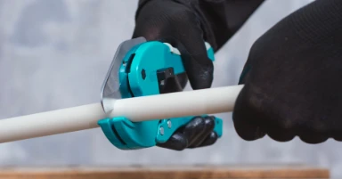 How to Use a Pipe Cutter: A Step-by-Step Guide