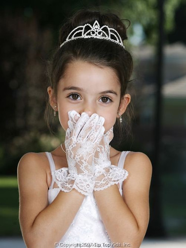 Wrist Length Lace Gloves For Girls | White Communion Lace Gloves