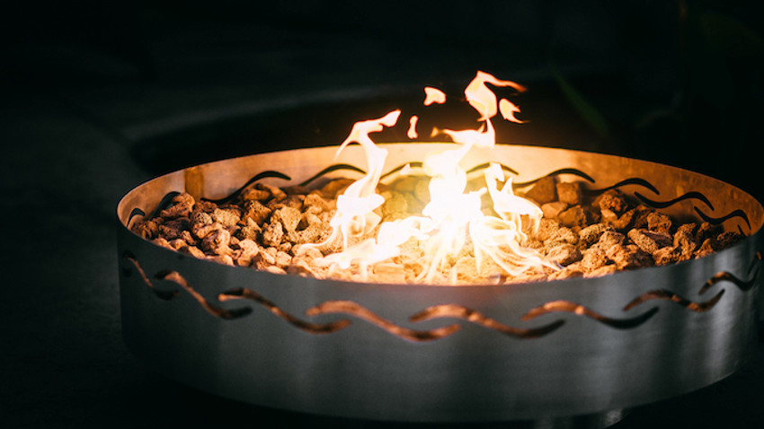 Your Ultimate Guide to the Best Wood to Burn in a Fire Pit - Fire Pit Art®