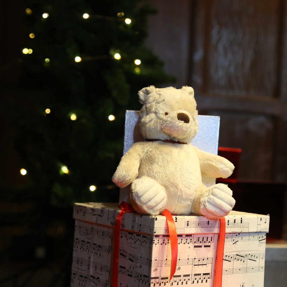 Hundred Acre Wood Winnie-the-Pooh Soft Toy | Westminster Abbey Shop