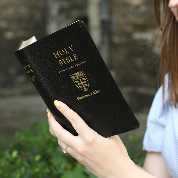 Westminster Abbey Embossed King James Bible (Slipcased)