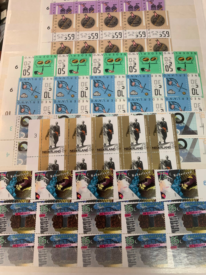 NETHERLANDS – EXPANSIVE SELECTION IN 4 STOCK BOOKS – 426122