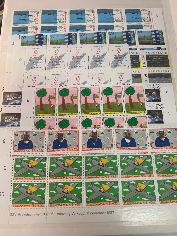 NETHERLANDS – EXPANSIVE SELECTION IN 4 STOCK BOOKS – 426122