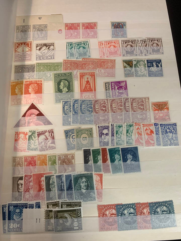 NETHERLANDS – EXPANSIVE SELECTION IN 4 STOCK BOOKS – 426122