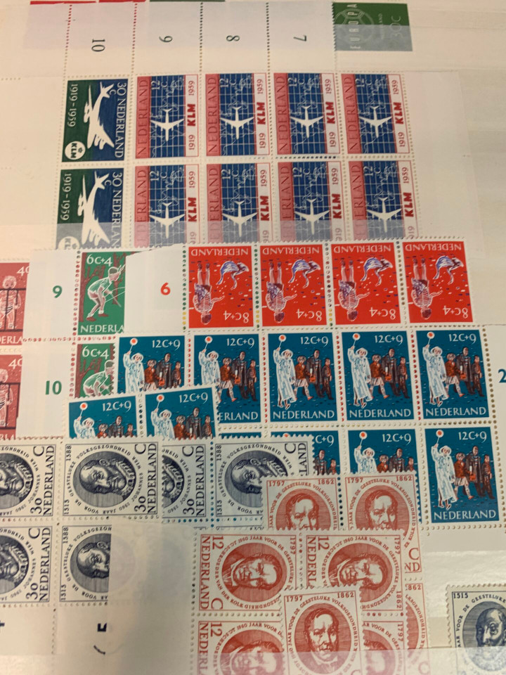 NETHERLANDS – EXPANSIVE SELECTION IN 4 STOCK BOOKS – 426122