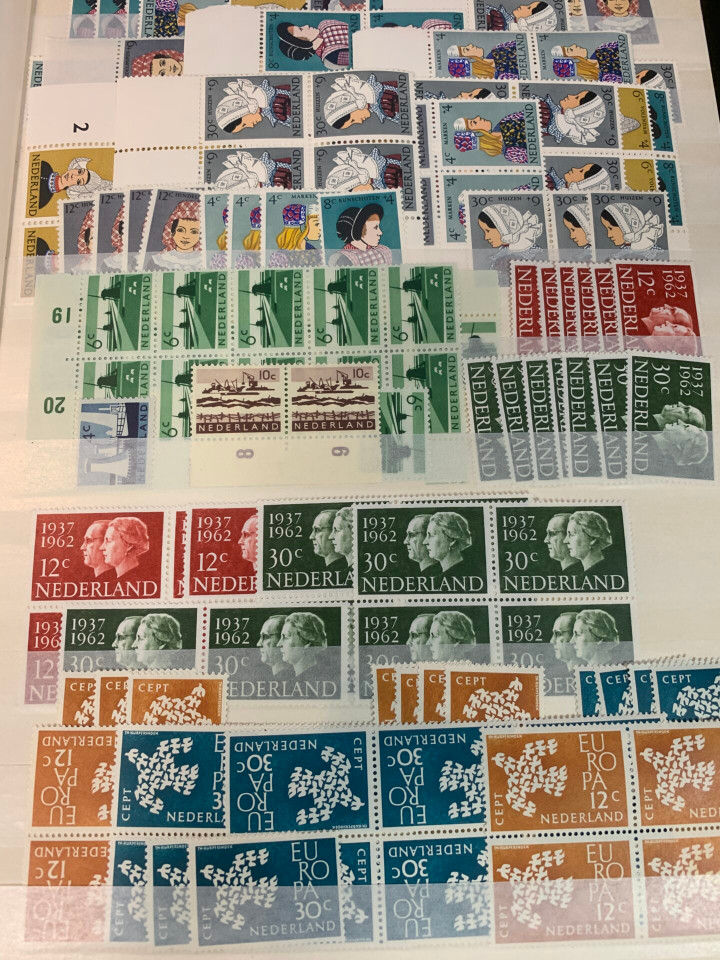 NETHERLANDS – EXPANSIVE SELECTION IN 4 STOCK BOOKS – 426122
