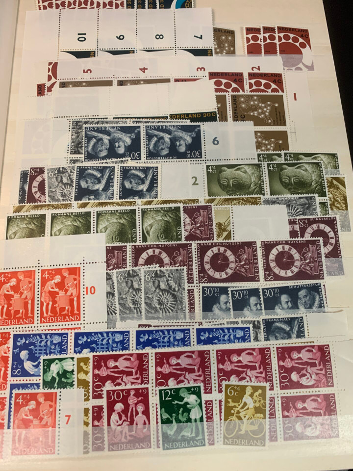 NETHERLANDS – EXPANSIVE SELECTION IN 4 STOCK BOOKS – 426122