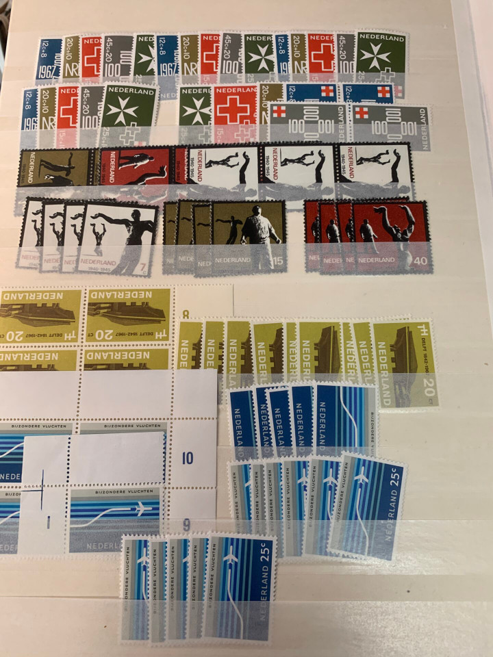 NETHERLANDS – EXPANSIVE SELECTION IN 4 STOCK BOOKS – 426122