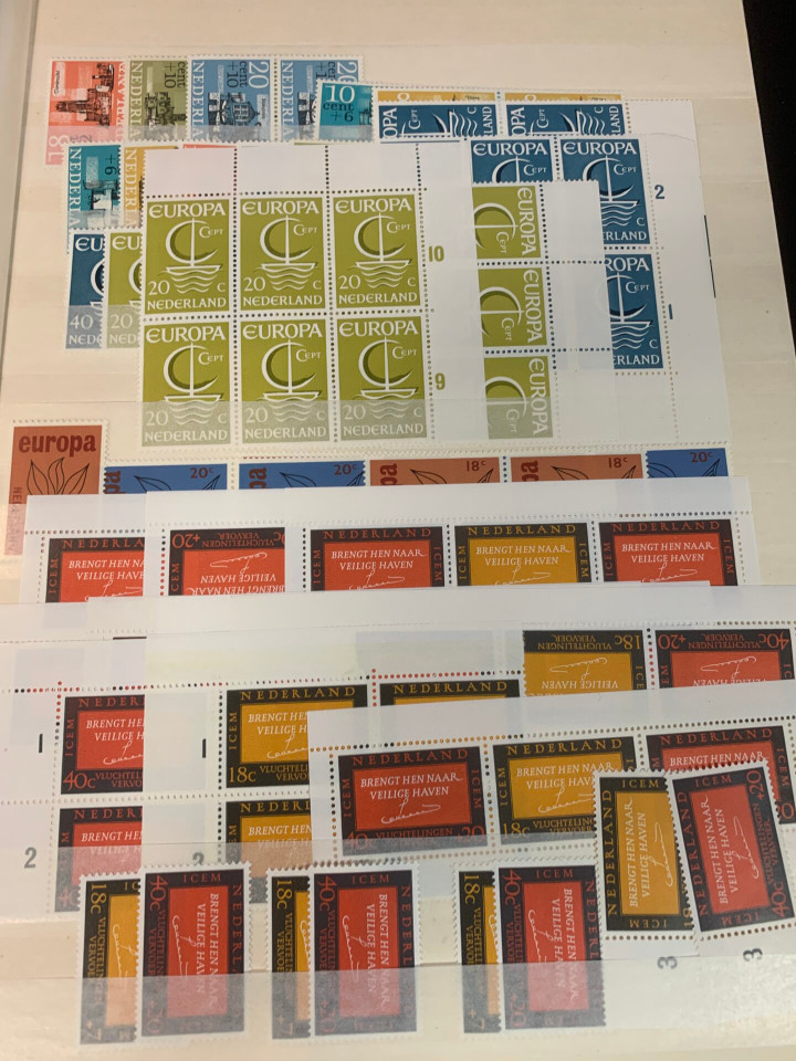 NETHERLANDS – EXPANSIVE SELECTION IN 4 STOCK BOOKS – 426122