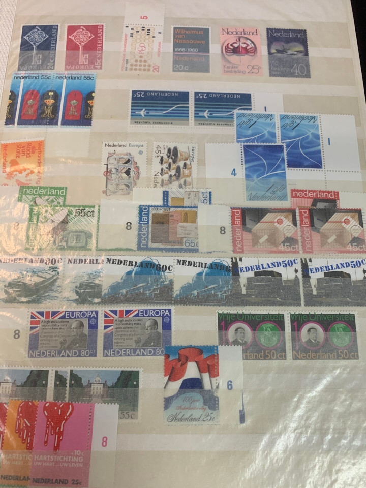 NETHERLANDS – EXPANSIVE SELECTION IN 4 STOCK BOOKS – 426122