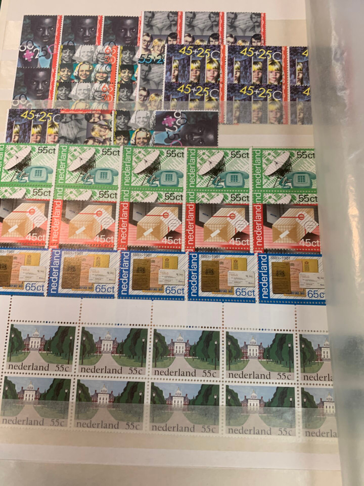 NETHERLANDS – EXPANSIVE SELECTION IN 4 STOCK BOOKS – 426122