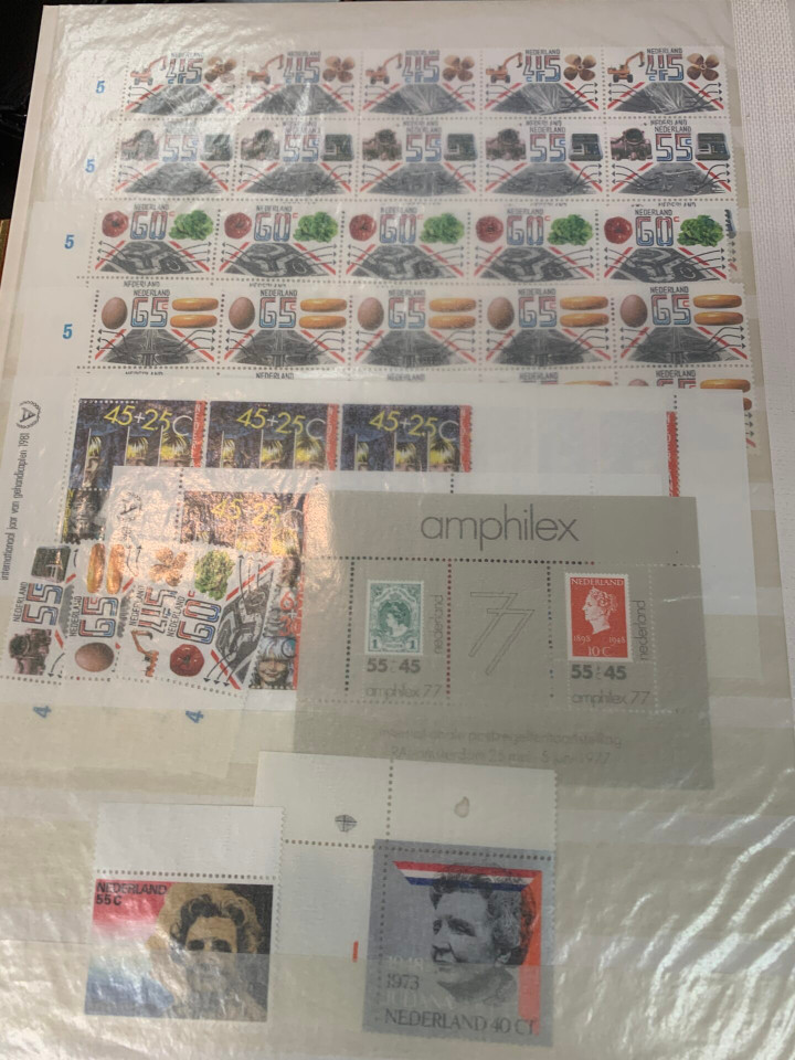 NETHERLANDS – EXPANSIVE SELECTION IN 4 STOCK BOOKS – 426122