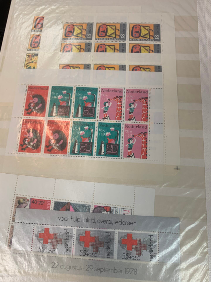 NETHERLANDS – EXPANSIVE SELECTION IN 4 STOCK BOOKS – 426122